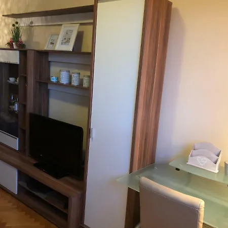 Garsonjera Katarina * Σπλιτ